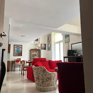  Apartment The Artist's